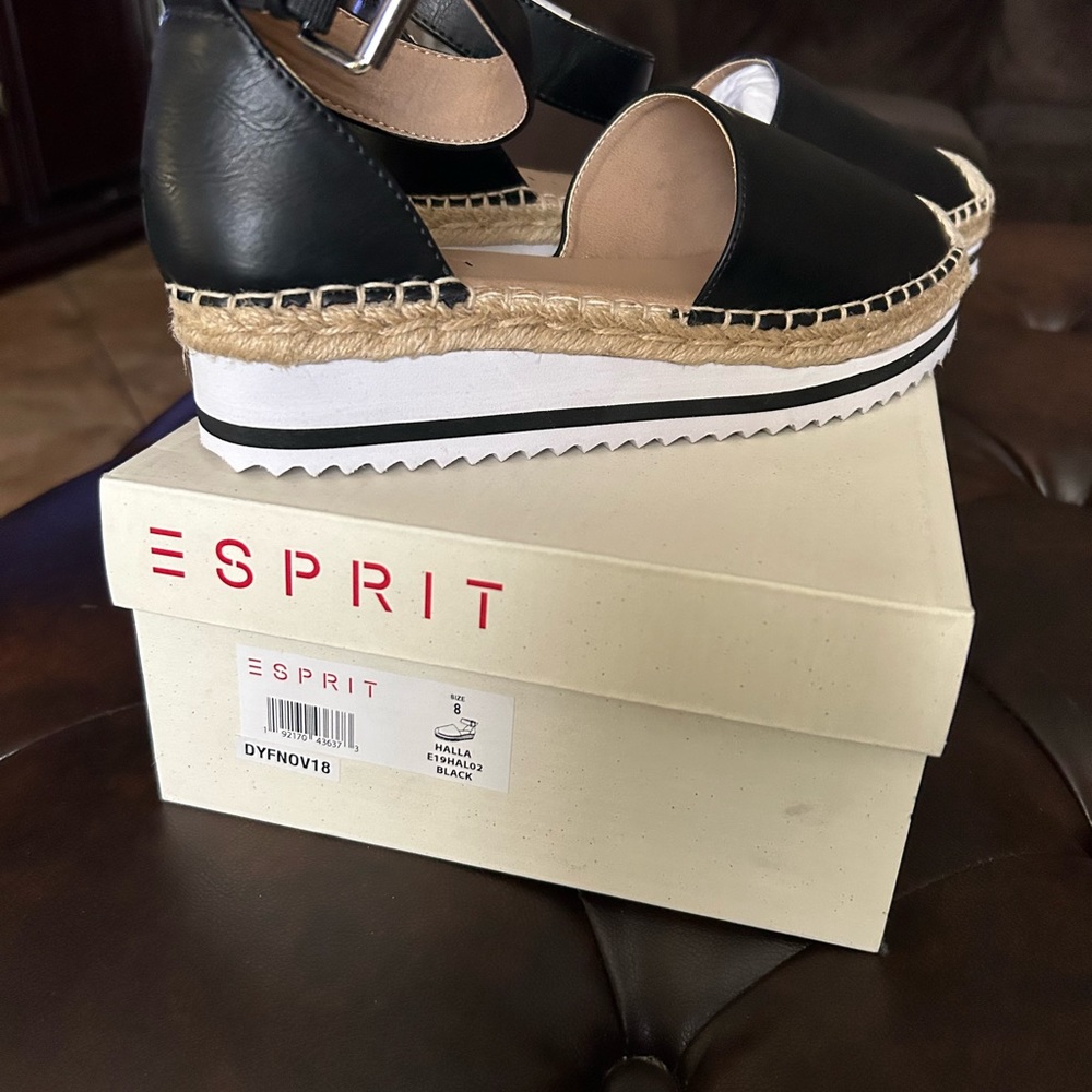 Esprit new in the box sandals size 8 - Picture 2 of 4